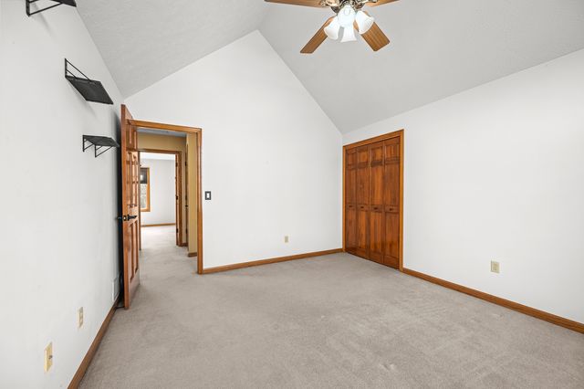 1390 Old Freeport Place, Bettendorf, IA 52722