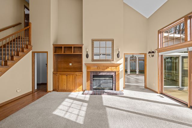 1390 Old Freeport Place, Bettendorf, IA 52722