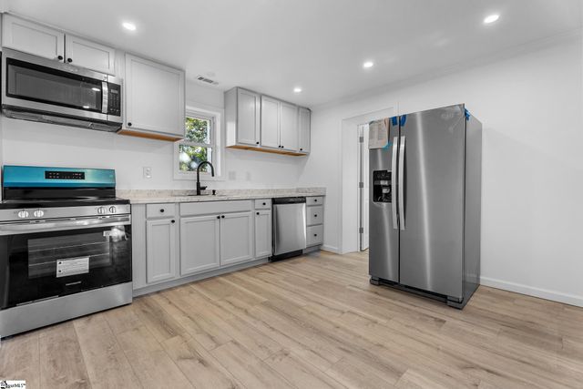 103 Copeland Street, Clinton, SC 29325