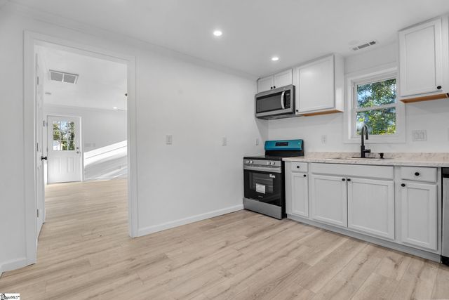 103 Copeland Street, Clinton, SC 29325