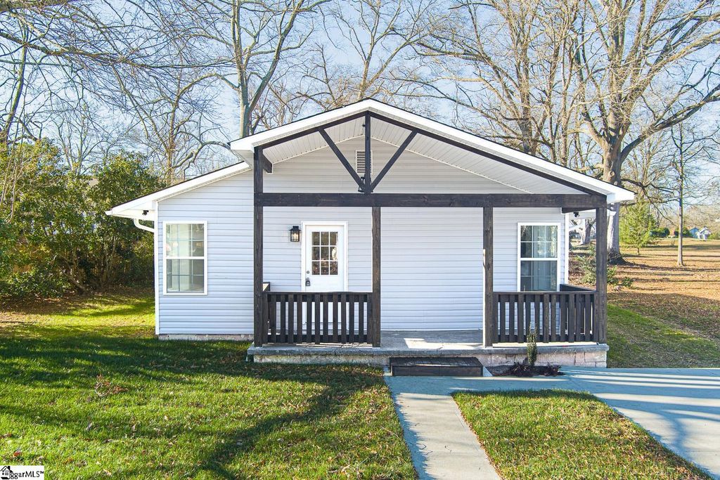 103 Copeland Street, Clinton, SC 29325
