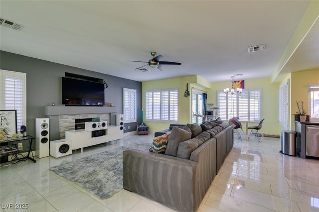 8 Rising Sun Court, Henderson, NV 89074