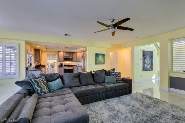 8 Rising Sun Court, Henderson, NV 89074