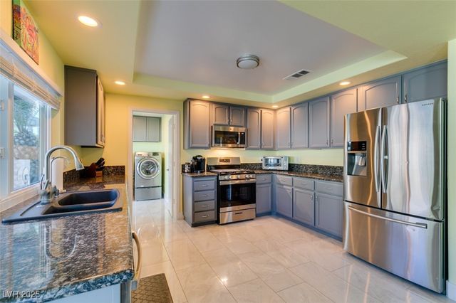 8 Rising Sun Court, Henderson, NV 89074