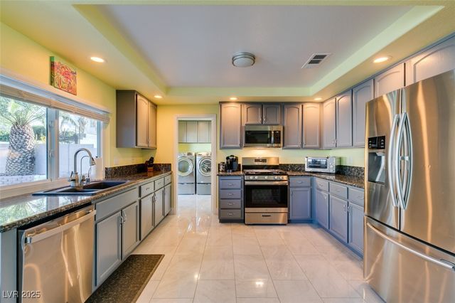 8 Rising Sun Court, Henderson, NV 89074