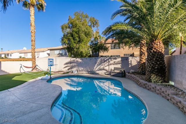 8 Rising Sun Court, Henderson, NV 89074