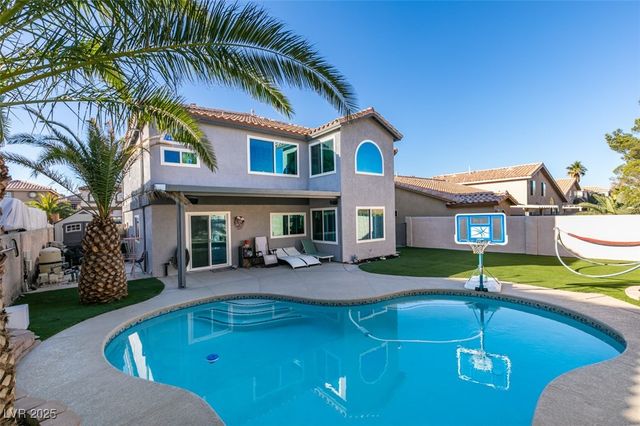 8 Rising Sun Court, Henderson, NV 89074