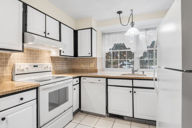 111 Brigham St 20C, Hudson, MA 01749