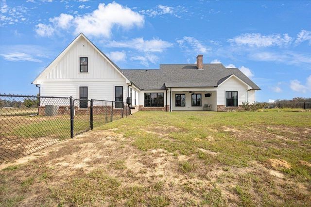 7294 S County Road 314, Henderson, TX 75654
