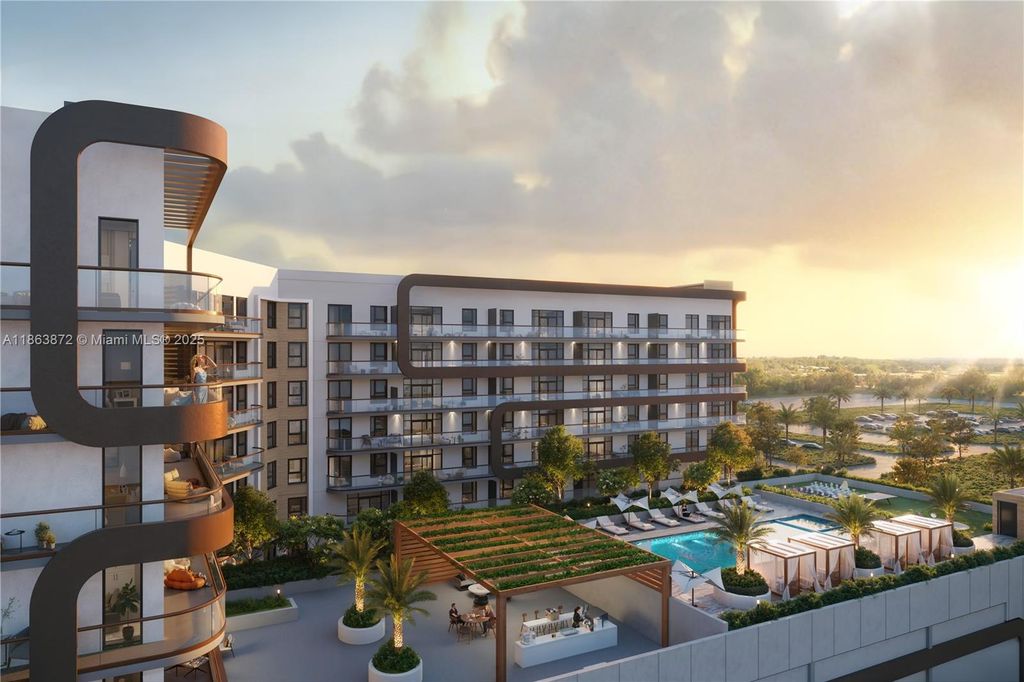 218 SE 7th ST 310, Hallandale Beach, FL 33009