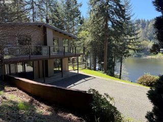 2822 S Tenmile Lake, Lakeside, OR 97449