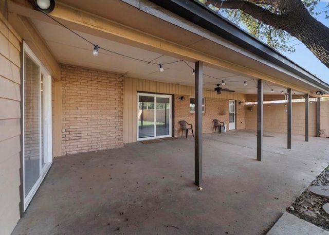 406 N St Charles, Stanton, TX 79782