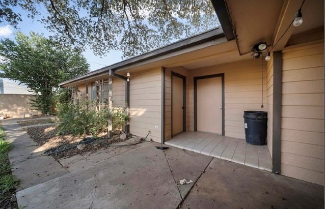 406 N St Charles, Stanton, TX 79782