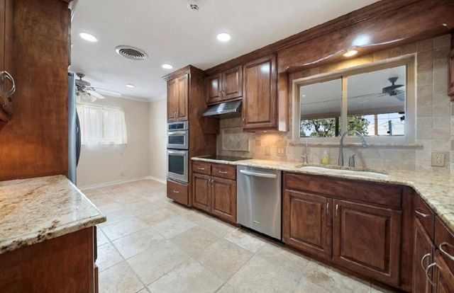 406 N St Charles, Stanton, TX 79782