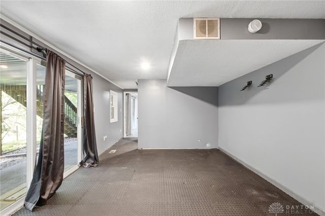1464 Hilltop Road, Xenia, OH 45385