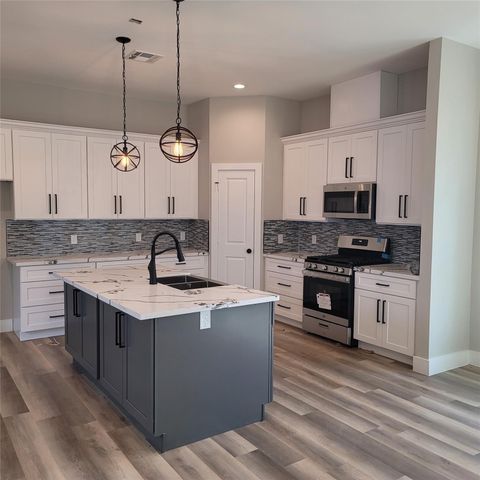 4207 Stassen Street, Houston, TX 77051