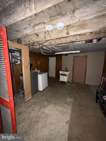 7123 SEAFORD RD, Upper Darby, PA 19082