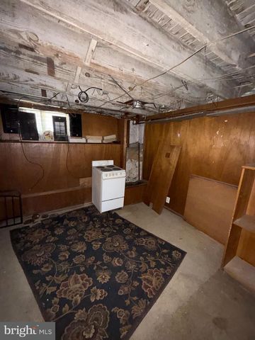 7123 SEAFORD RD, Upper Darby, PA 19082