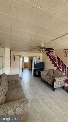 7123 SEAFORD RD, Upper Darby, PA 19082