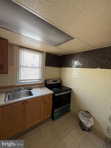 7123 SEAFORD RD, Upper Darby, PA 19082