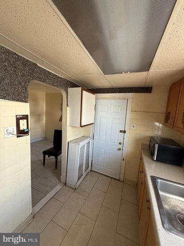 7123 SEAFORD RD, Upper Darby, PA 19082