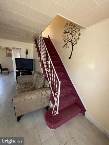 7123 SEAFORD RD, Upper Darby, PA 19082