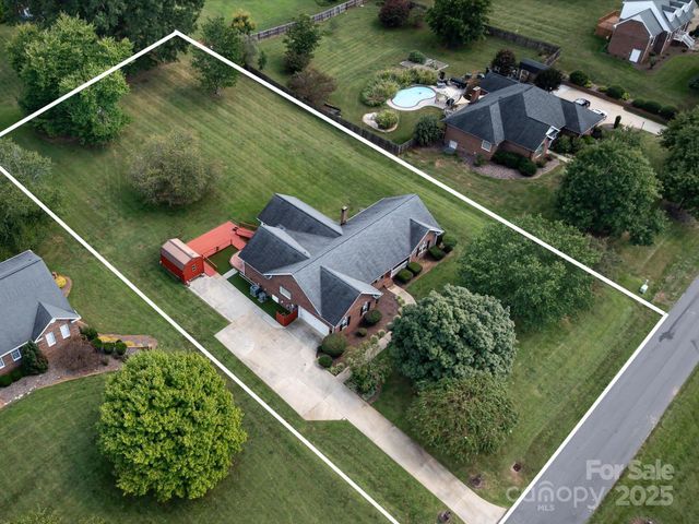 192 Baymount Drive, Statesville, NC 28625