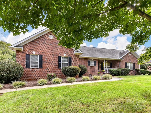 192 Baymount Drive, Statesville, NC 28625