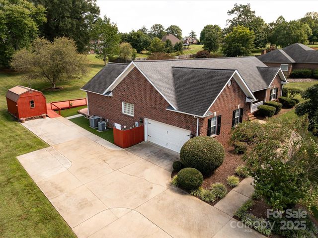 192 Baymount Drive, Statesville, NC 28625