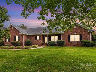 192 Baymount Drive, Statesville, NC 28625