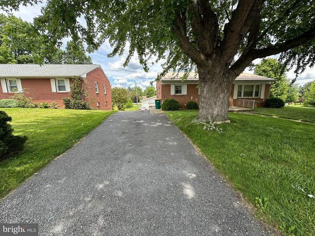 831 FAIRVIEW AVENUE, Waynesboro, PA 17268