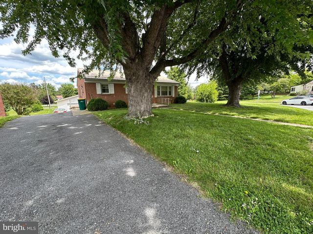 831 FAIRVIEW AVENUE, Waynesboro, PA 17268