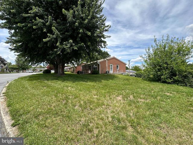 831 FAIRVIEW AVENUE, Waynesboro, PA 17268