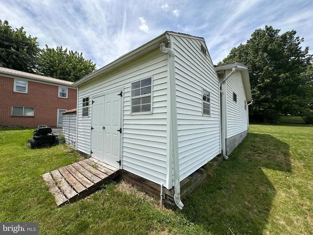 831 FAIRVIEW AVENUE, Waynesboro, PA 17268