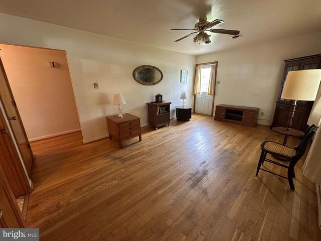 831 FAIRVIEW AVENUE, Waynesboro, PA 17268