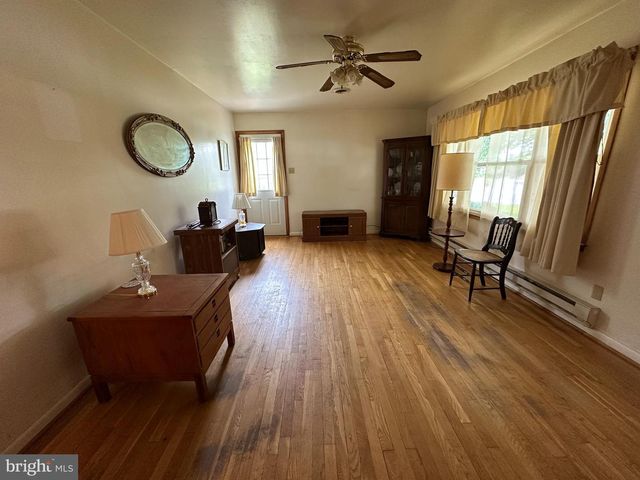 831 FAIRVIEW AVENUE, Waynesboro, PA 17268