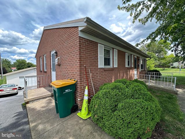 831 FAIRVIEW AVENUE, Waynesboro, PA 17268