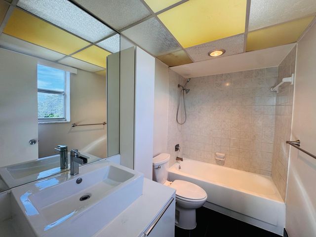 500 EXECUTIVE CENTER Drive 4A, West Palm Beach, FL 33401