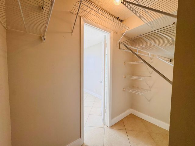 500 EXECUTIVE CENTER Drive 4A, West Palm Beach, FL 33401
