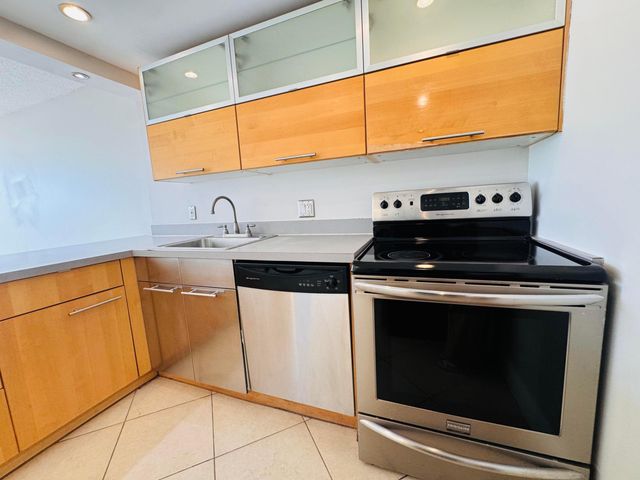 500 EXECUTIVE CENTER Drive 4A, West Palm Beach, FL 33401
