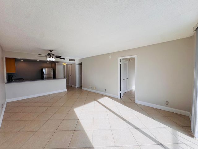 500 EXECUTIVE CENTER Drive 4A, West Palm Beach, FL 33401