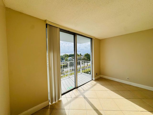 500 EXECUTIVE CENTER Drive 4A, West Palm Beach, FL 33401