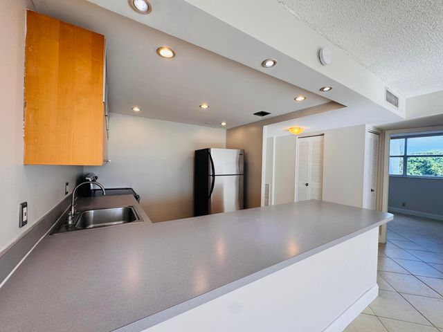 500 EXECUTIVE CENTER Drive 4A, West Palm Beach, FL 33401