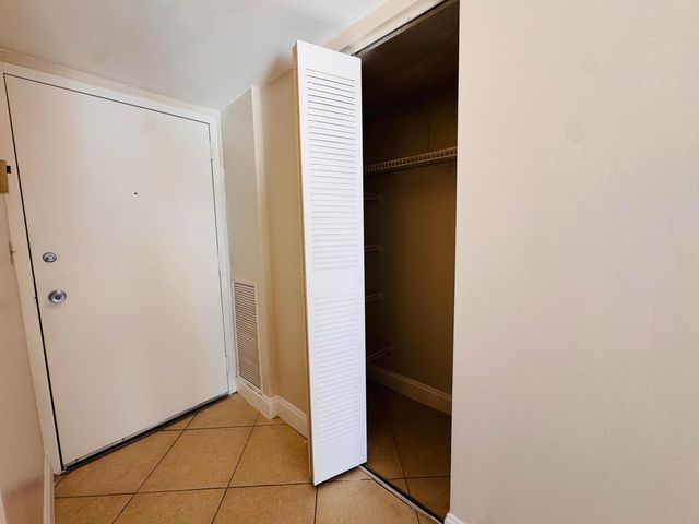 500 EXECUTIVE CENTER Drive 4A, West Palm Beach, FL 33401