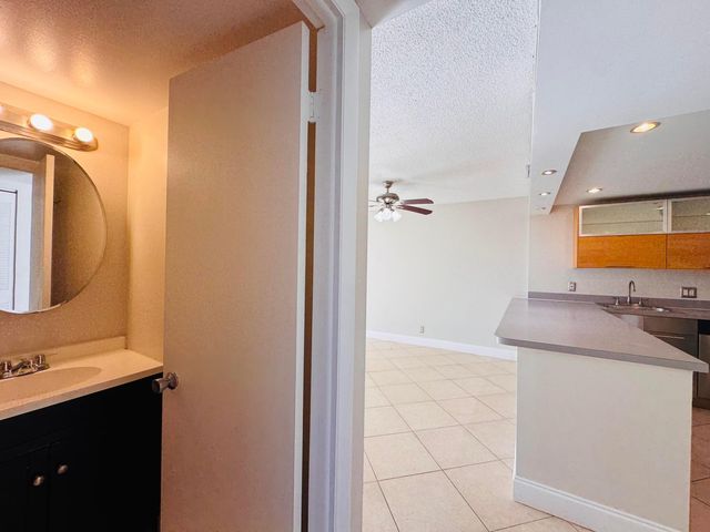 500 EXECUTIVE CENTER Drive 4A, West Palm Beach, FL 33401