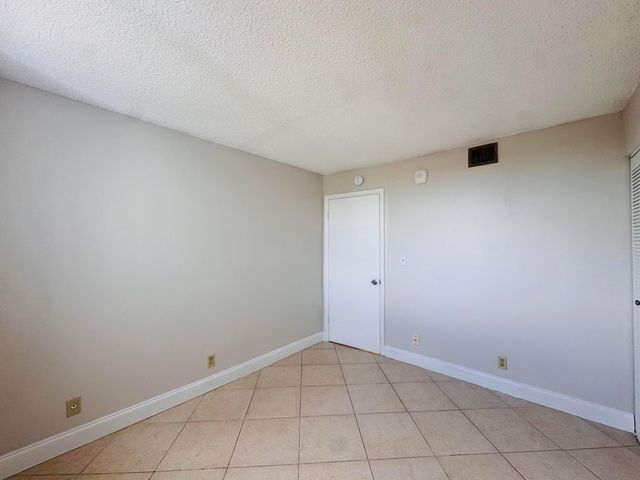 500 EXECUTIVE CENTER Drive 4A, West Palm Beach, FL 33401