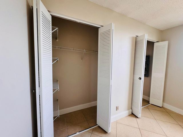 500 EXECUTIVE CENTER Drive 4A, West Palm Beach, FL 33401