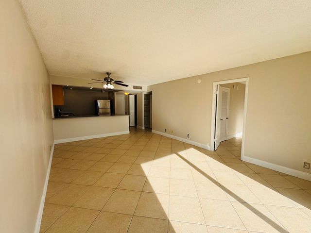 500 EXECUTIVE CENTER Drive 4A, West Palm Beach, FL 33401