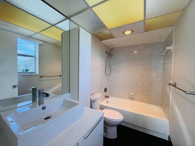 500 EXECUTIVE CENTER Drive 4A, West Palm Beach, FL 33401