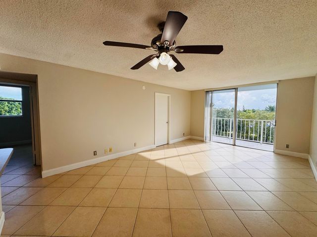 500 EXECUTIVE CENTER Drive 4A, West Palm Beach, FL 33401